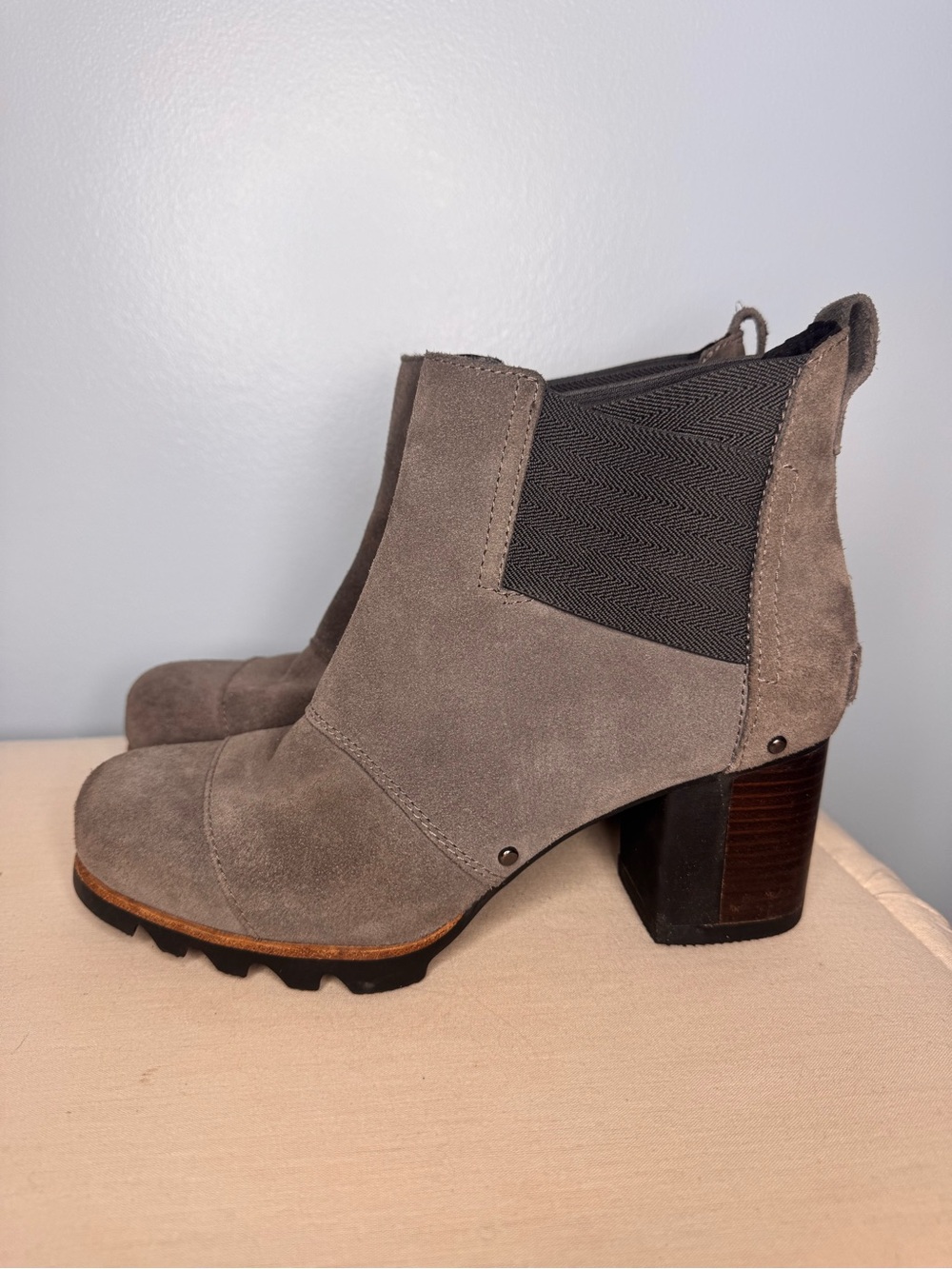 Sorel Green Suede Chelsea Block Heel Ankle Boots